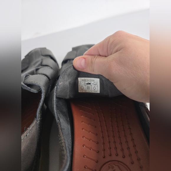 Crocs Santa Cruz Fisherman Sandals - Picture 10 of 11